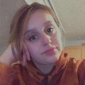 Meet your Posher, Caitlin